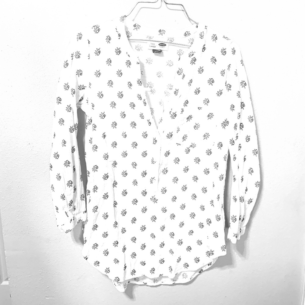 Old Navy White Flowered Tunic